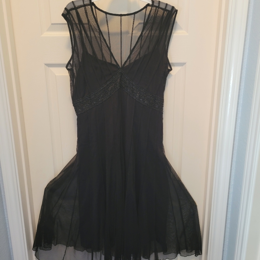 Elegant V-neck Black Cocktail Dress with sequins / embellishments, sheer Sz 6 - Picture 4 of 6
